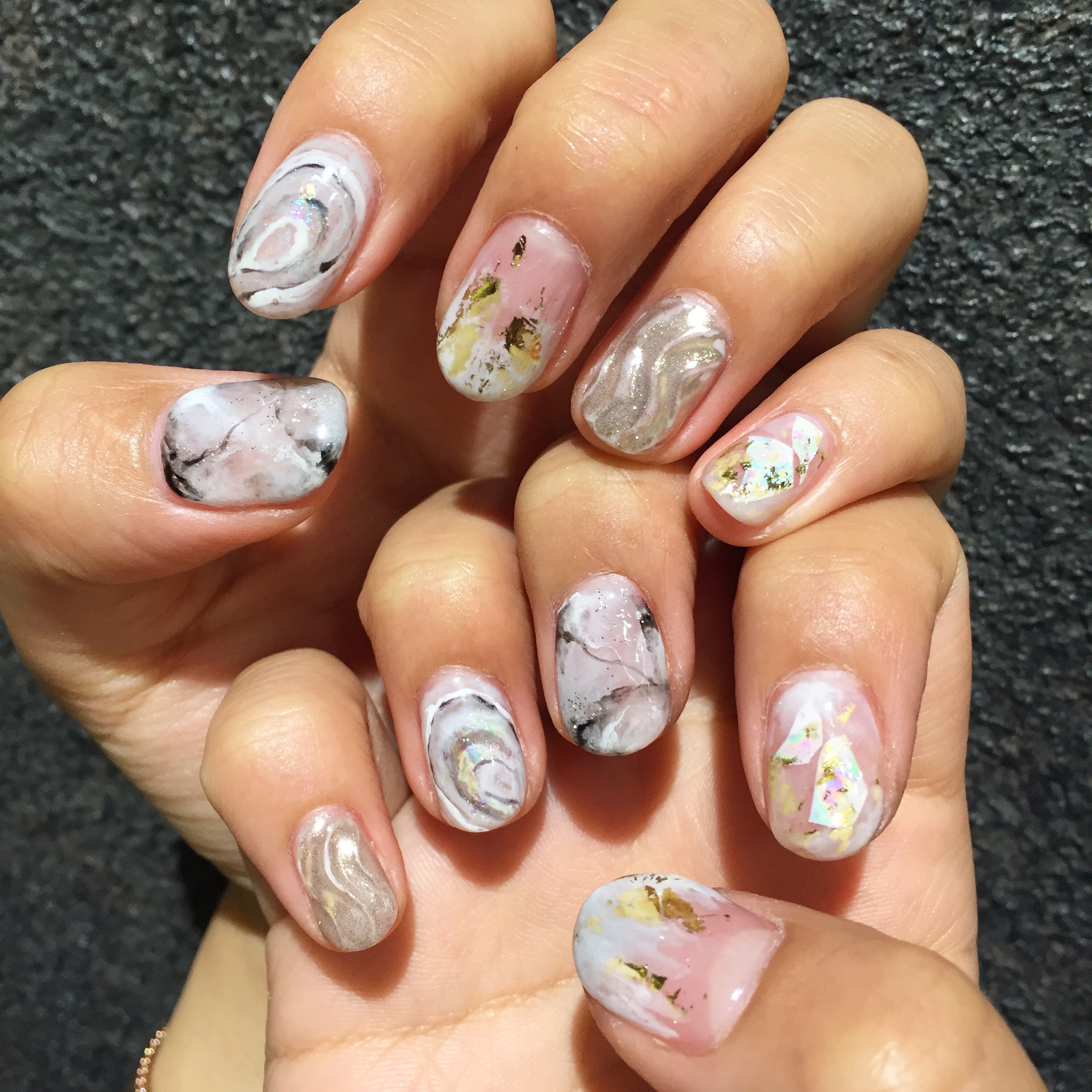 ネイル画像 ニュアンスネイル白 夏 Za Za 高田馬場店 美容院 美容室 ヘアサロンならza Za ザザ